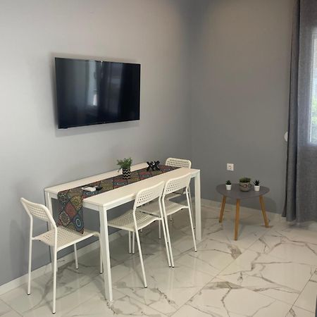Antonis Apartment Paralia Dionisiou Habitación foto